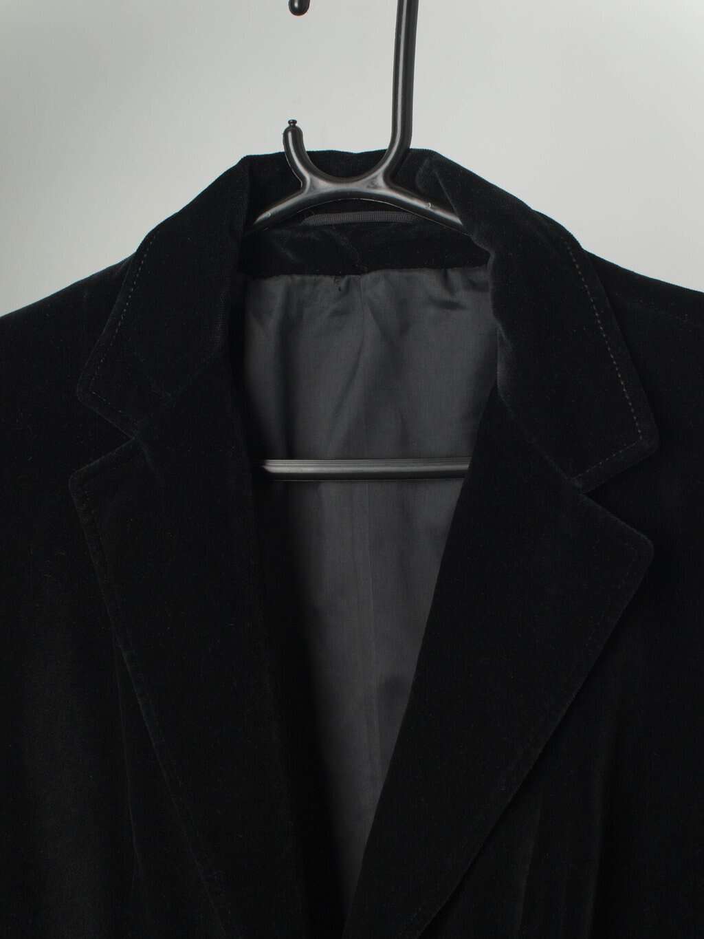 Vintage St Michael soft velvet jacket in black - Medium - Image 2