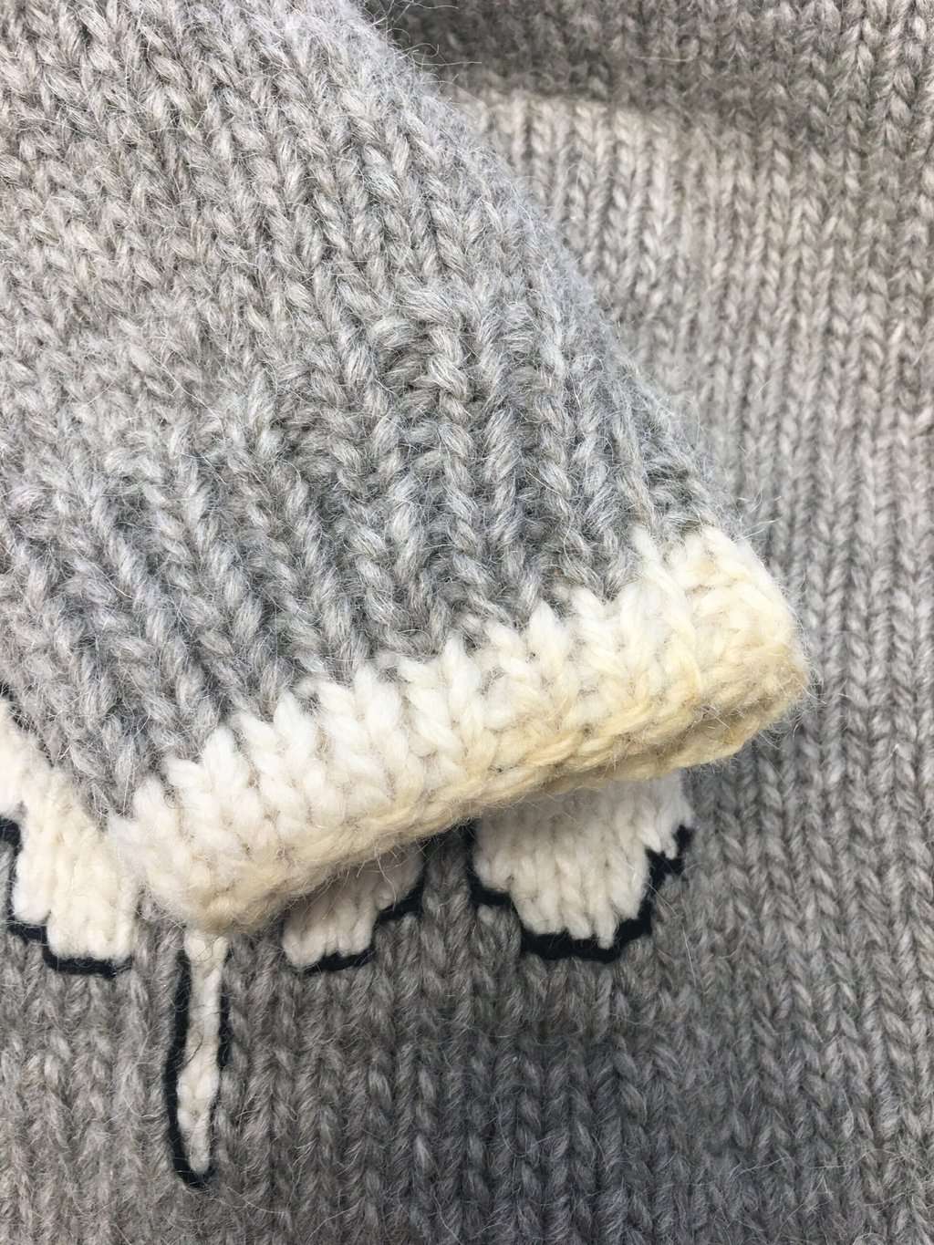 Vintage hand knitted wool cardigan coat in grey and white - Large - Image 4