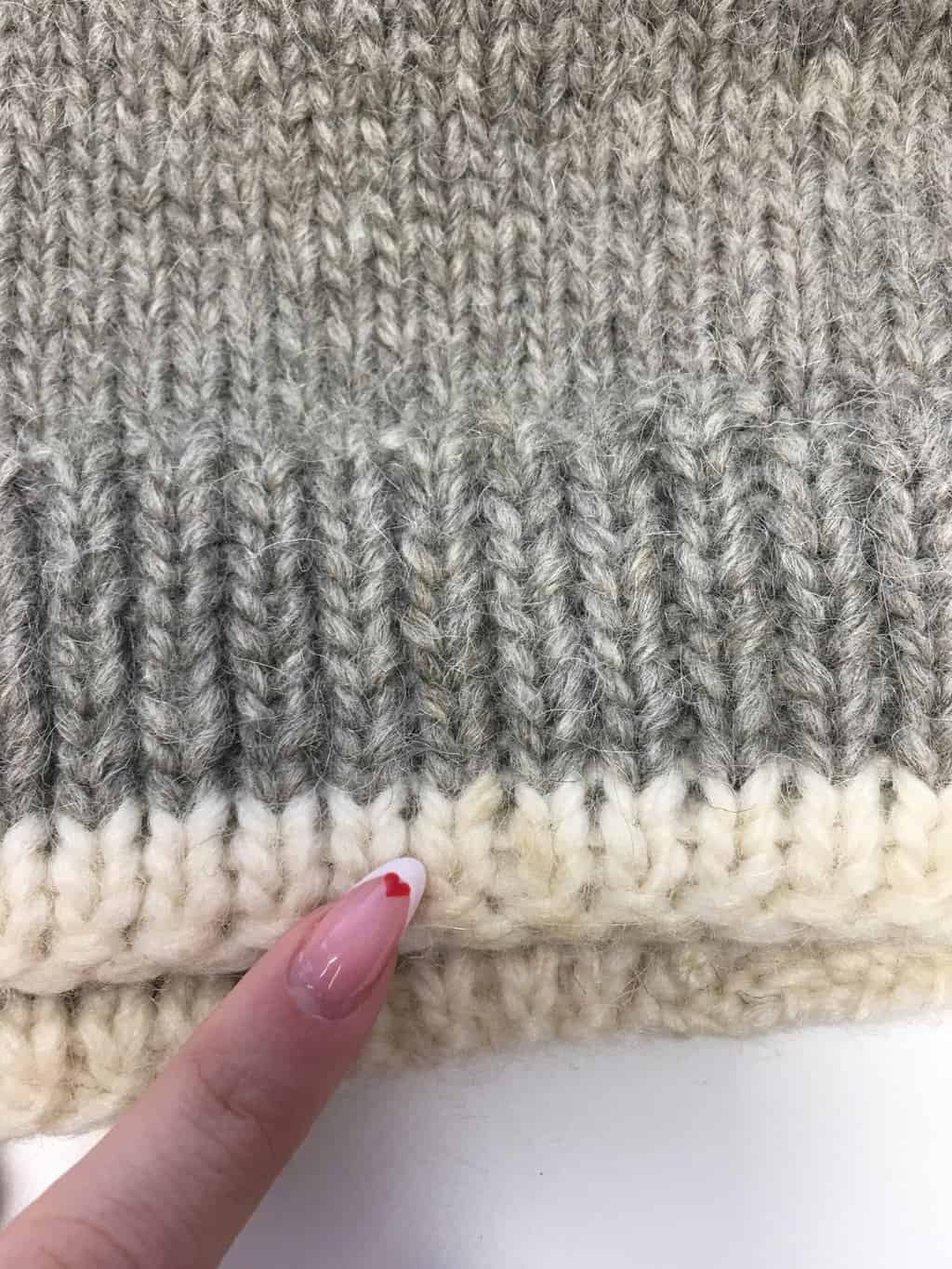 Vintage hand knitted wool cardigan coat in grey and white - Large - Image 6