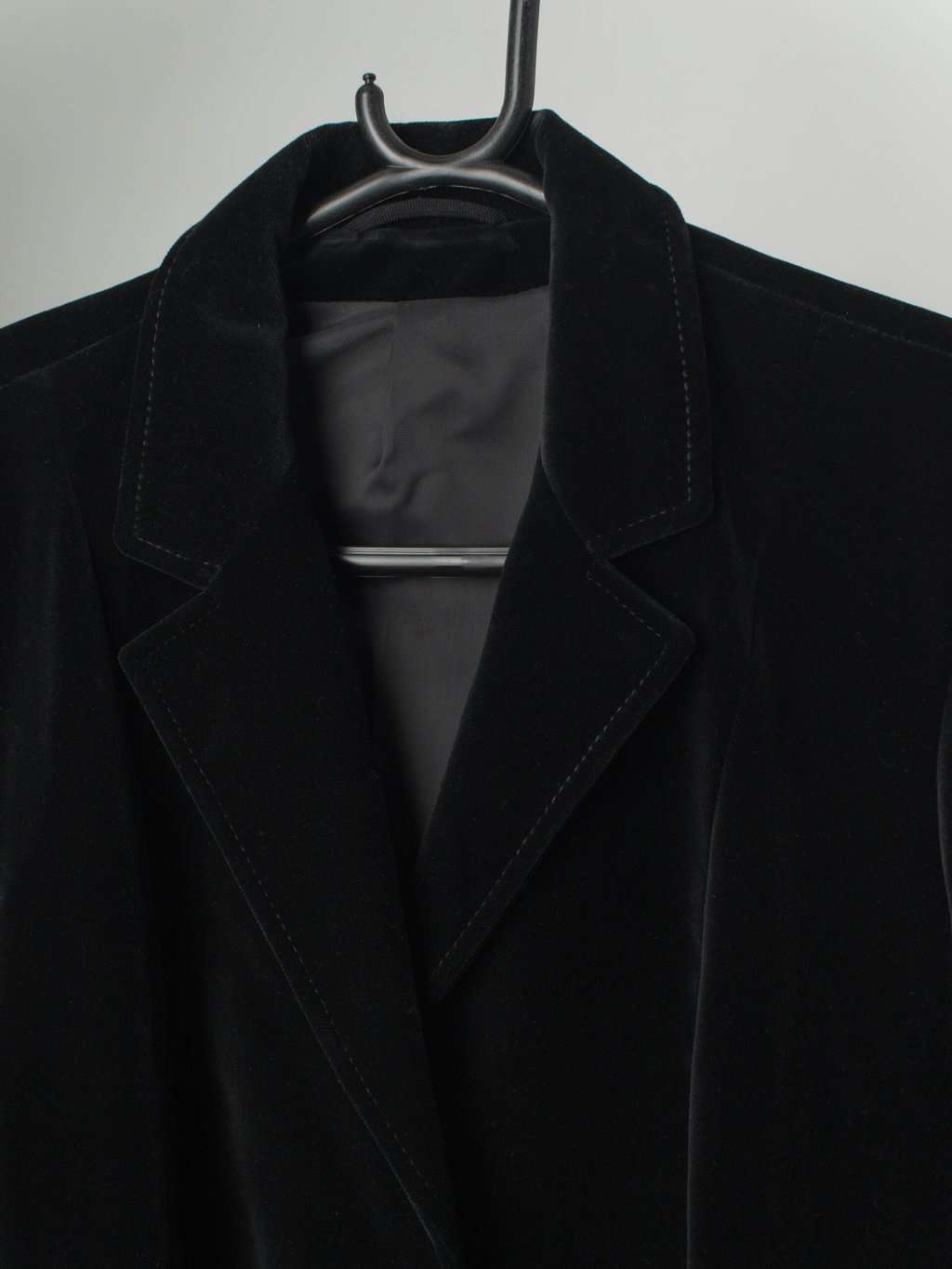 Vintage St Michael velvet jacket in black, 1980s - Medium - Image 2