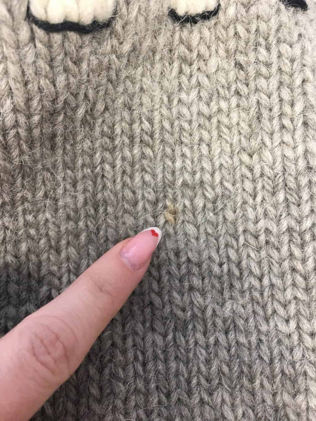 Vintage hand knitted wool cardigan coat in grey and white - Large - Image 7