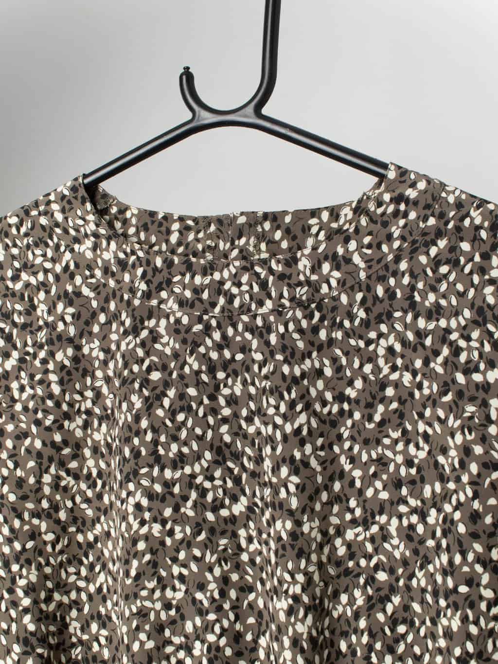 Vintage Jaeger Top In Dark Olive Green With Floral Design Small Medium 2