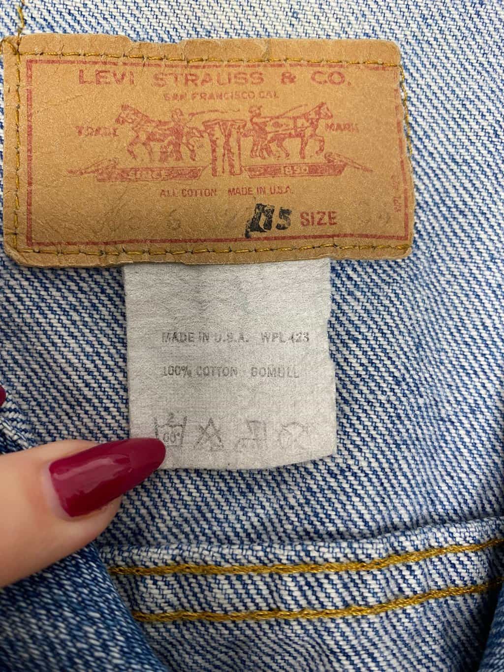 Vintage Levis denim trucker jacket in mid-blue, made in USA - XS / Small - Image 4