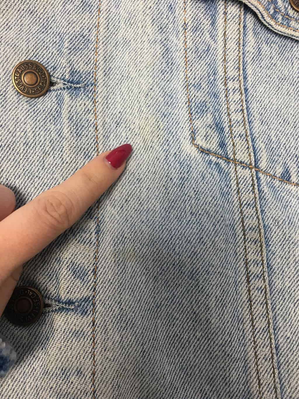 Vintage Levis distressed denim jacket in pale blue - Large / XL - Image 5