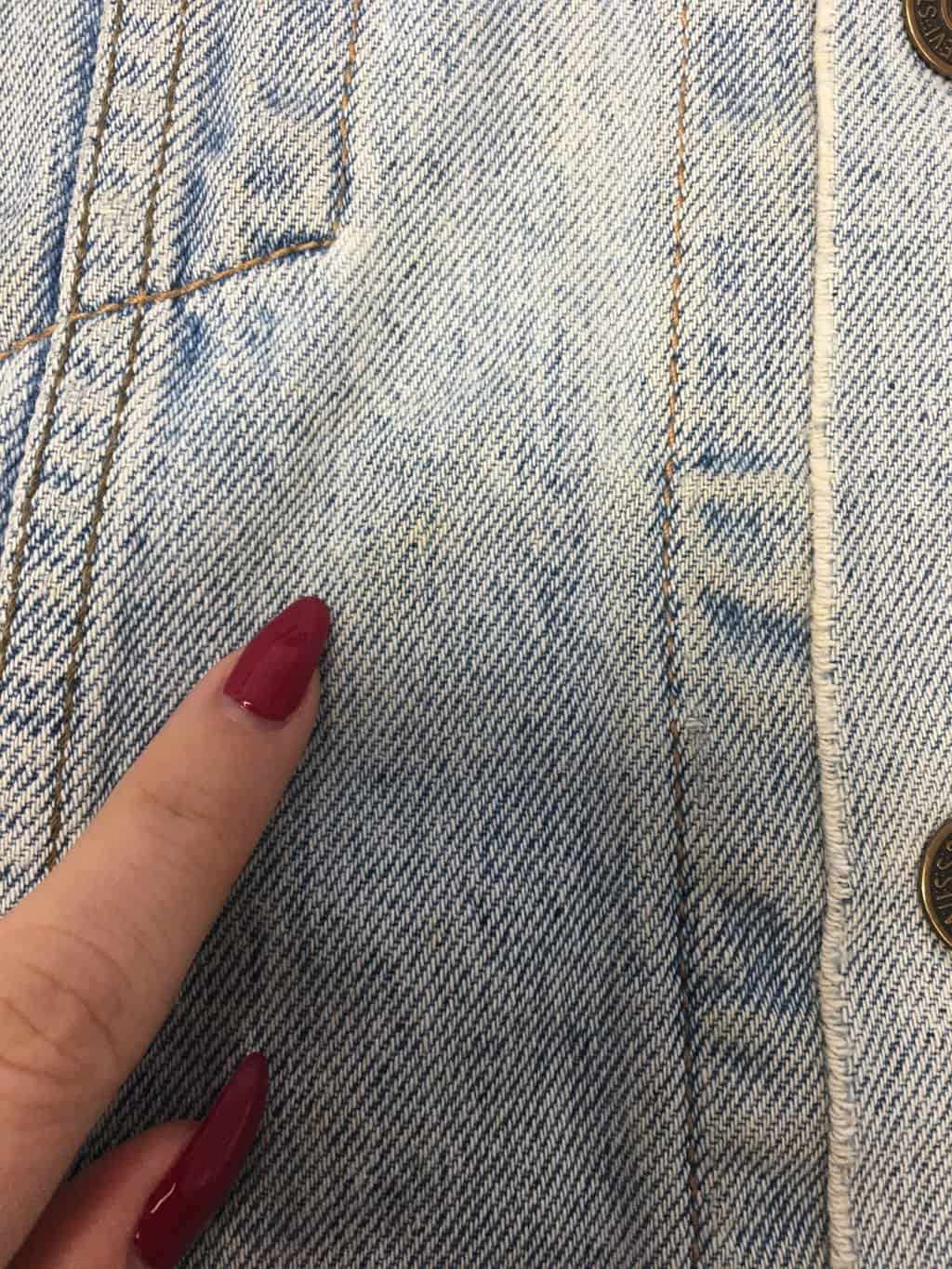 Vintage Levis distressed denim jacket in pale blue - Large / XL - Image 4