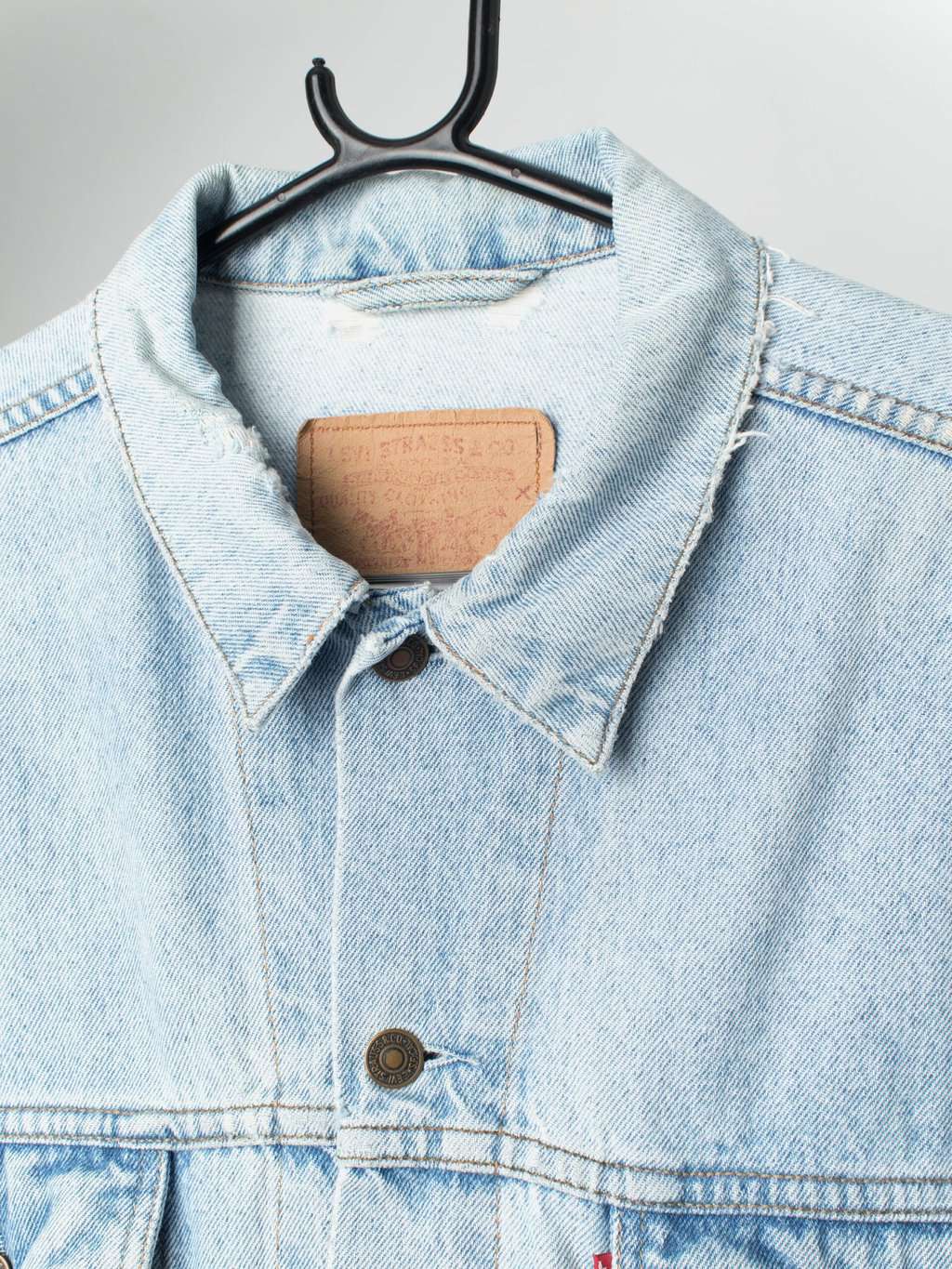 Vintage Levis distressed denim jacket in pale blue - Large / XL - Image 2