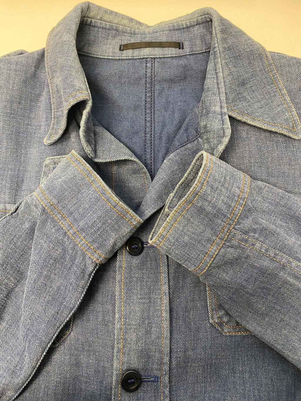 Vintage men's denim jacket in mid-blue - Small - Image 4