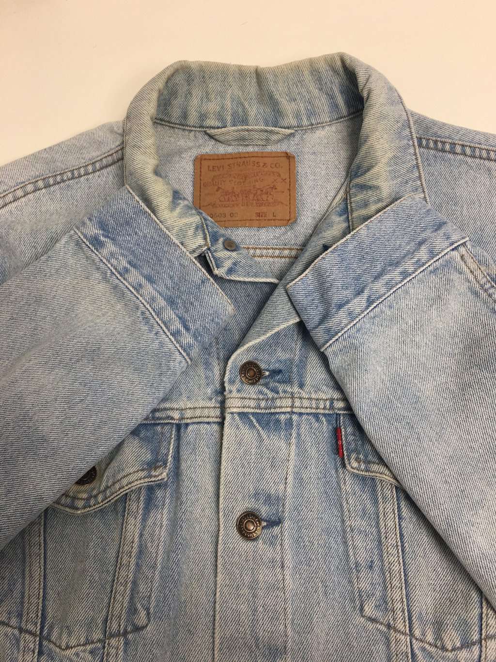 90s vintage Levis denim trucker jacket in pale blue - M - Image 5