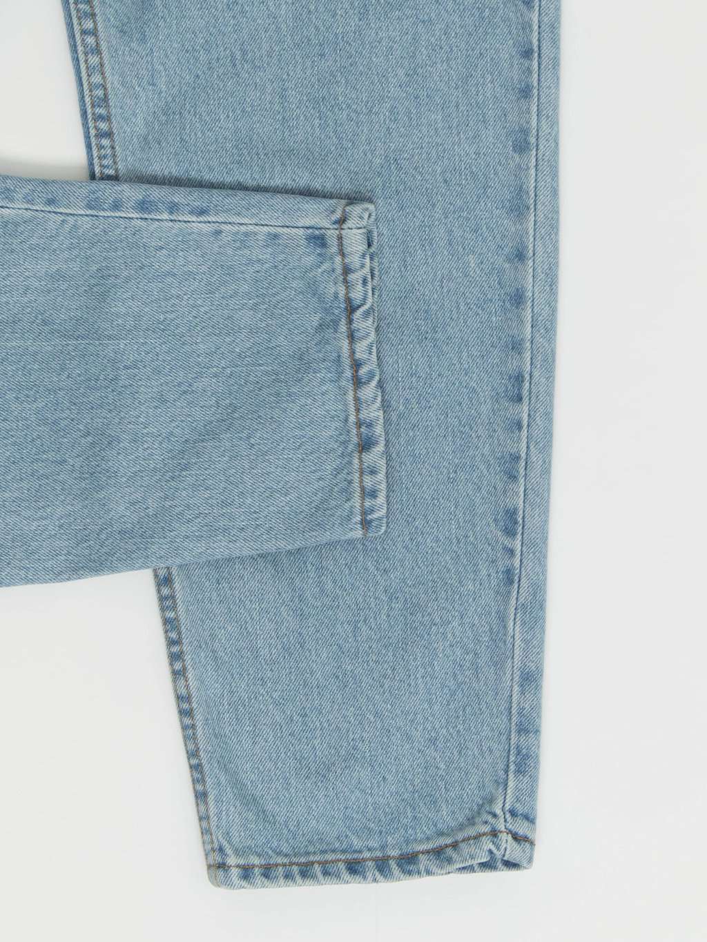 Vintage 90s Levis jeans in light blue, made in USA 32 X 29 - Image 3