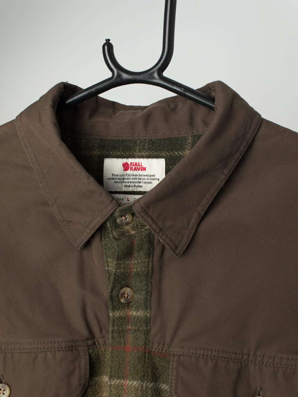 Vintage Fjall Raven men's Granit shirt in green plaid - Medium - Image 2