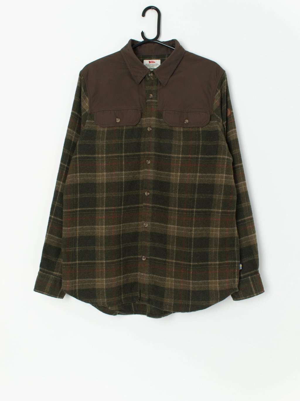 Vintage Fjall Raven men's Granit shirt in green plaid - Medium