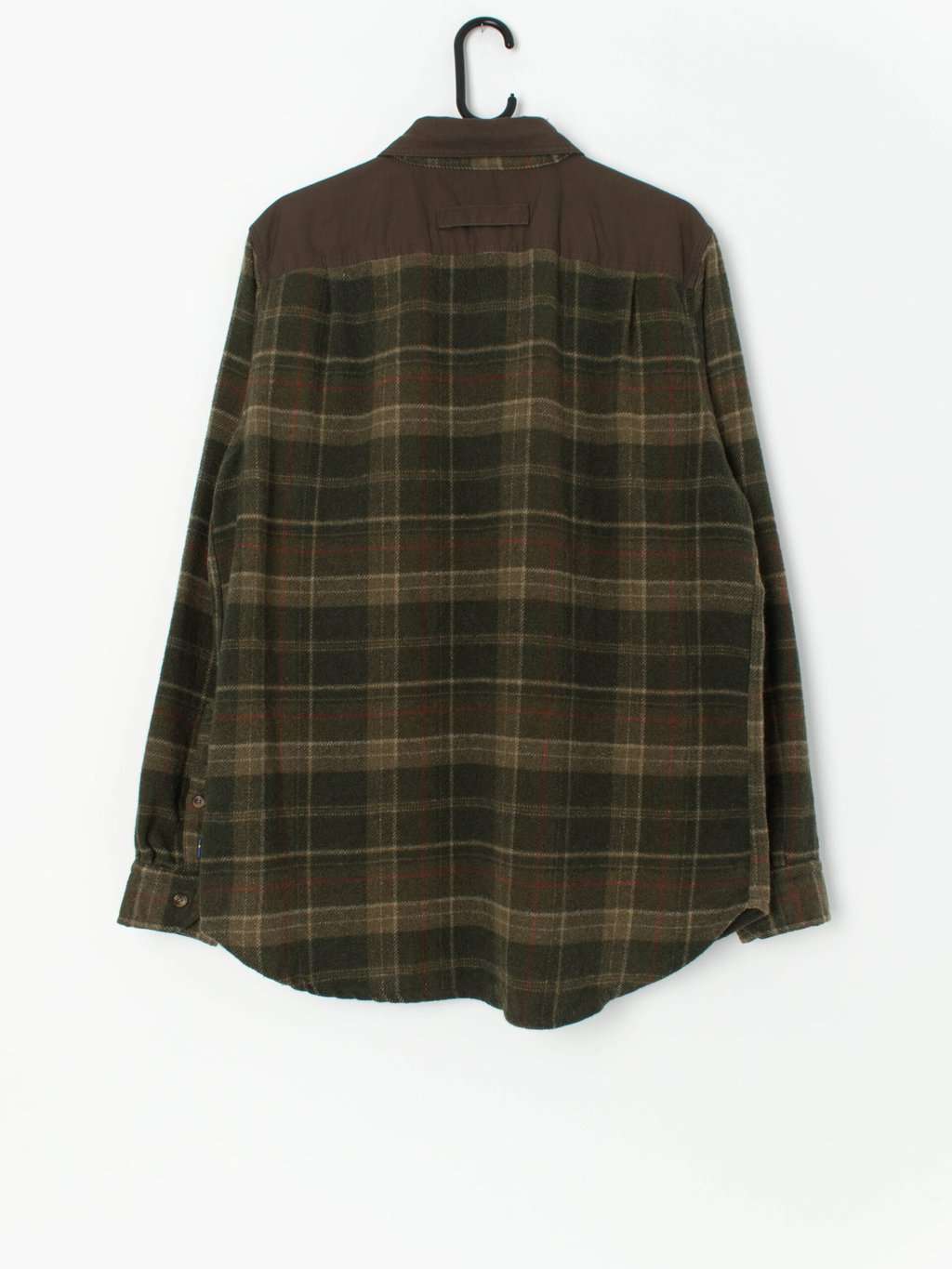 Vintage Fjall Raven men's Granit shirt in green plaid - Medium - Image 3