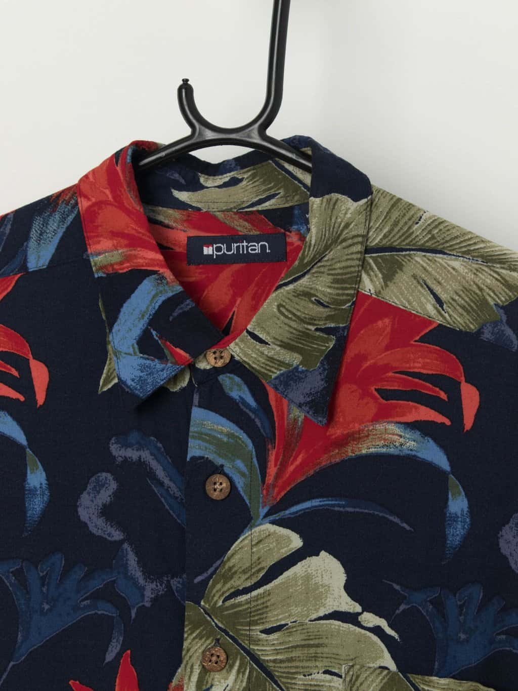 Vintage Hawaiian shirt in navy and red with coconut buttons - Large - Image 2