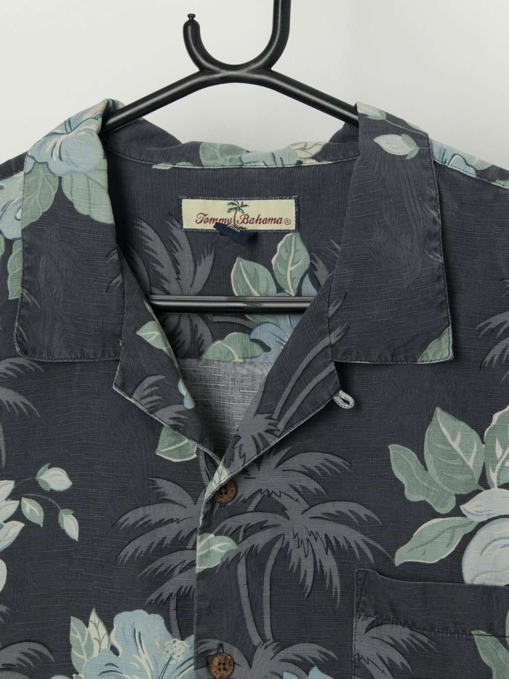 Vintage Hawaiian silk shirt in blue and green with coconut buttons - XL - Image 2