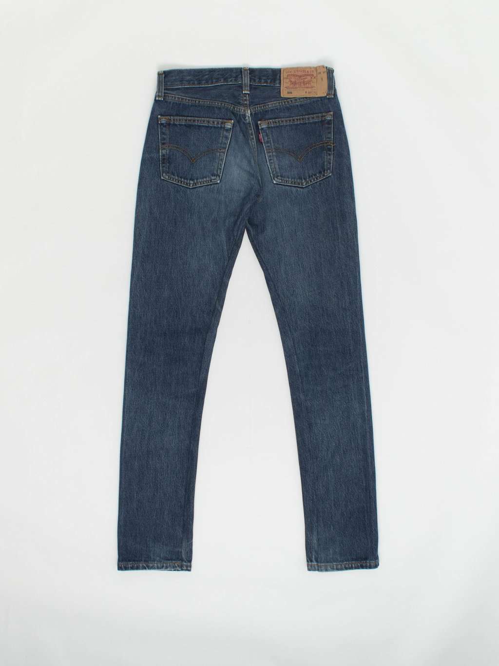 Vintage Levis 501 blue jeans made in the UK, 30 X 32 - Image 4