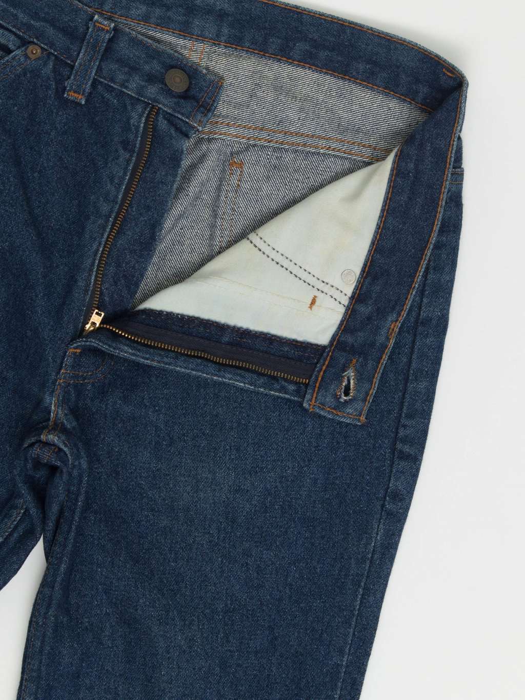 Vintage Levis 620 jeans in blue, made in UK with orange tab 32 X 27 - Image 2