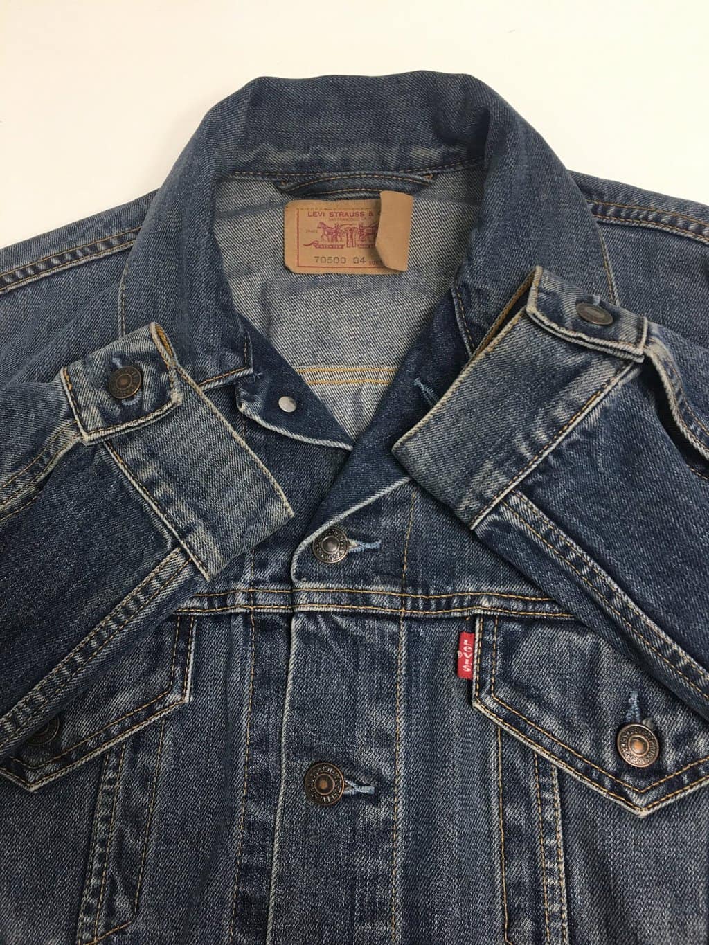 Vintage Levis denim trucker jacket, blue - Small / Medium - Image 4