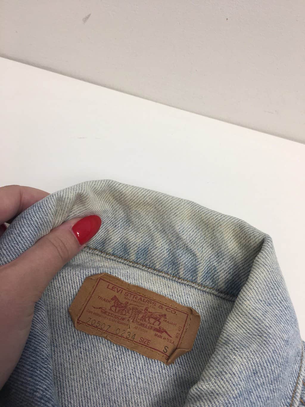 Vintage pale blue Levis denim trucker jacket, made in USA - Medium - Image 4