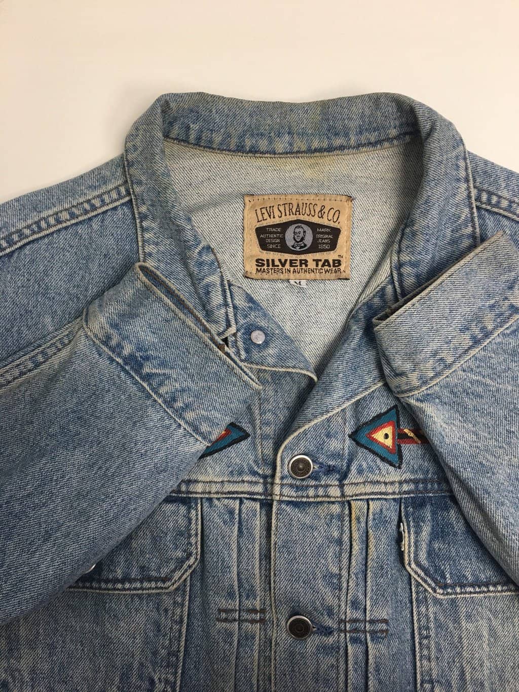 Vintage rare 90s silver tab Levis denim jacket, painted front and back - Large - Image 6