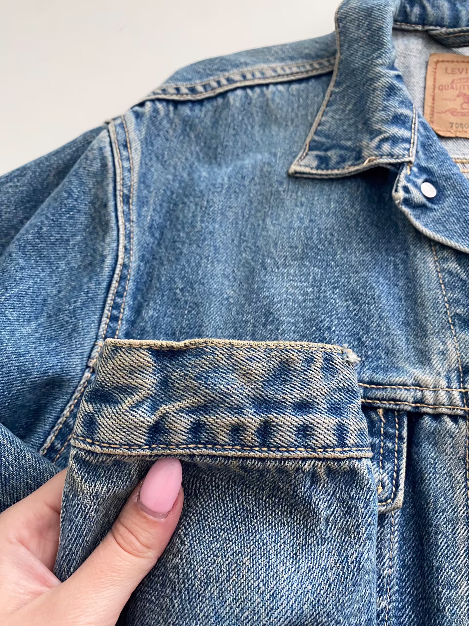 Vintage Levis trucker denim jacket - Medium - Image 6