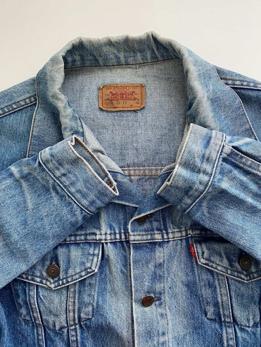 Vintage Levis denim jacket 70500 02 17 - Medium - Image 5