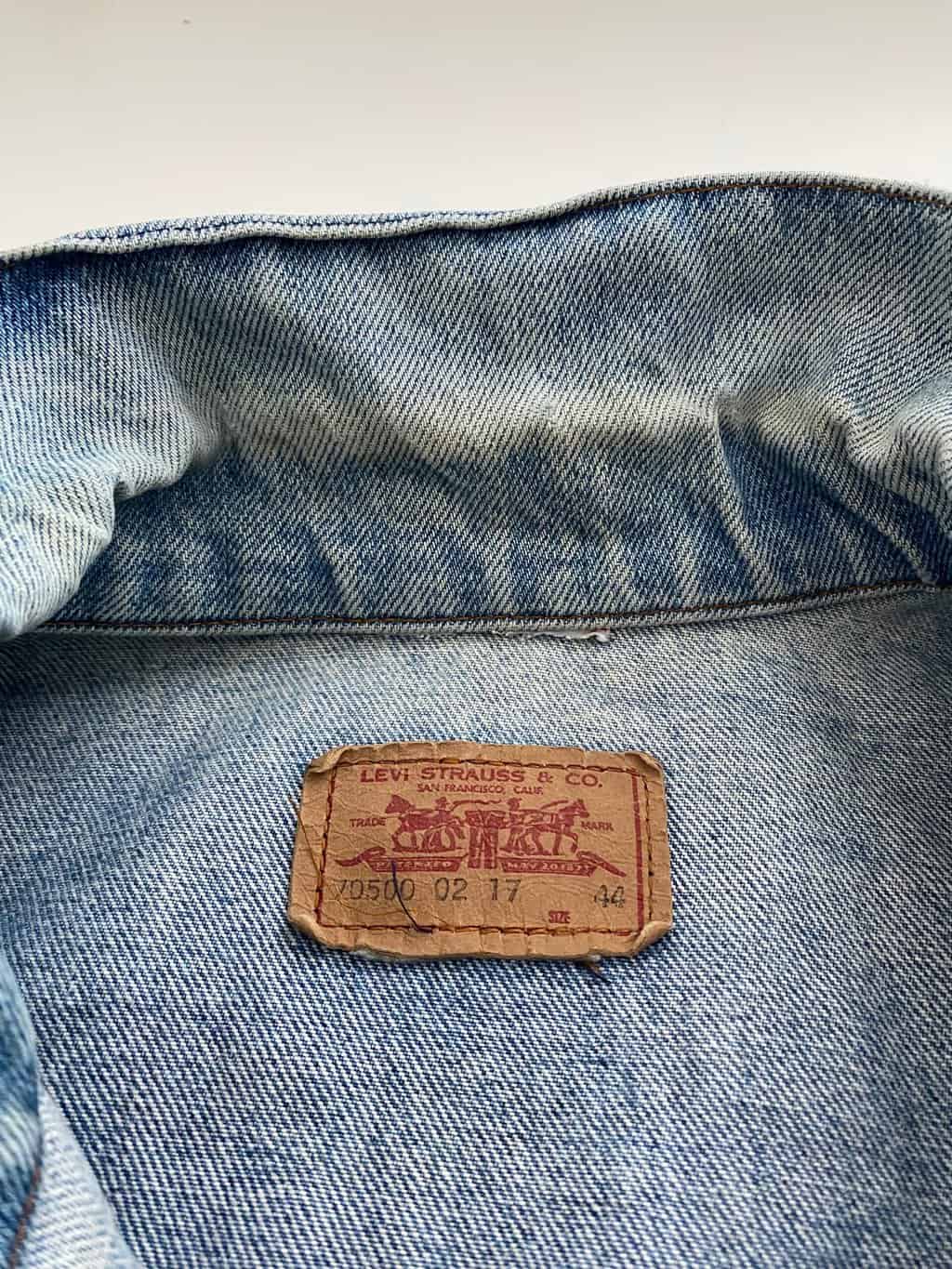Vintage Levis denim jacket 70500 02 17 - Medium - Image 6