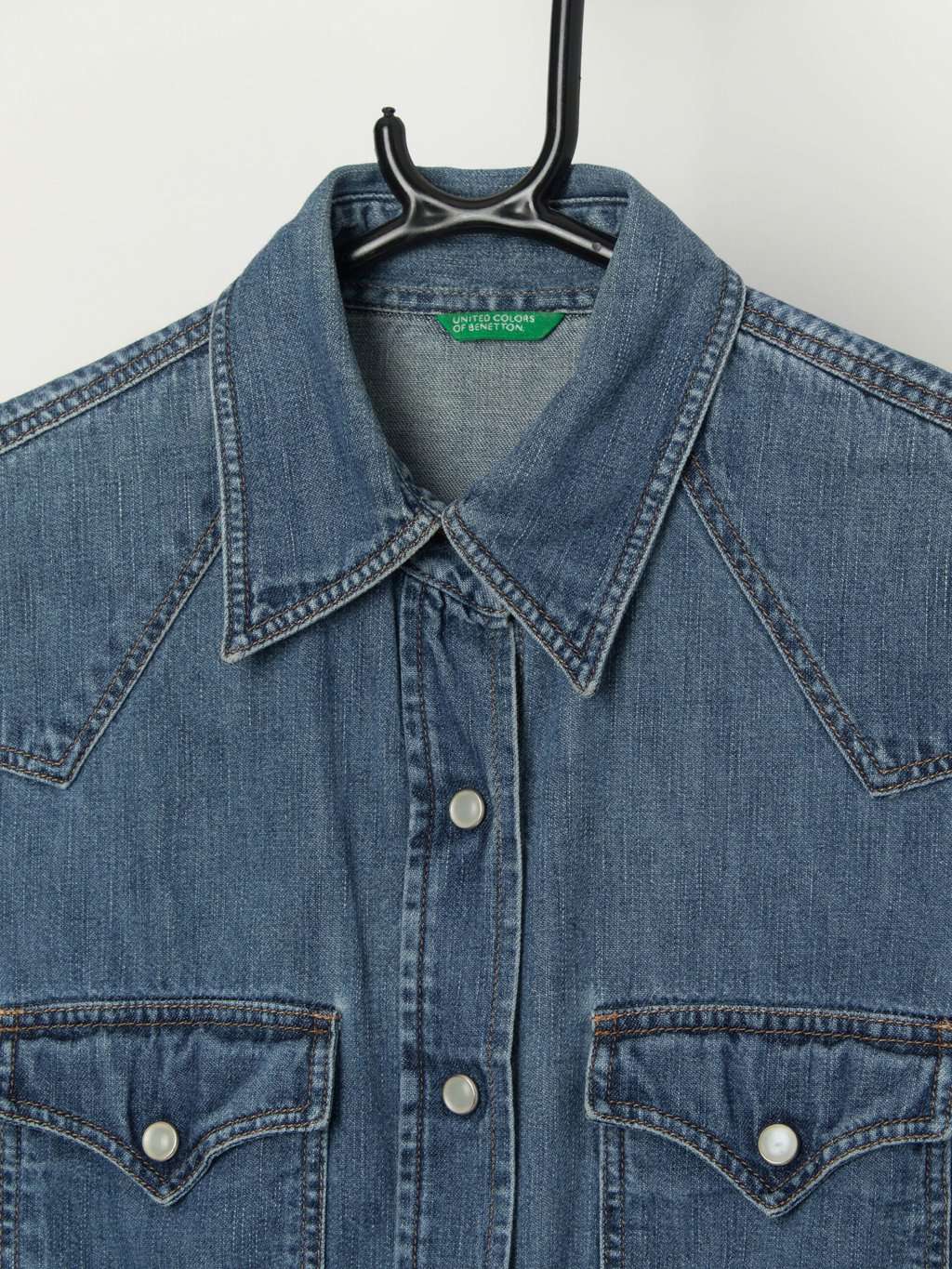 Vintage women s United Colors of Benetton fitted denim shirt XS