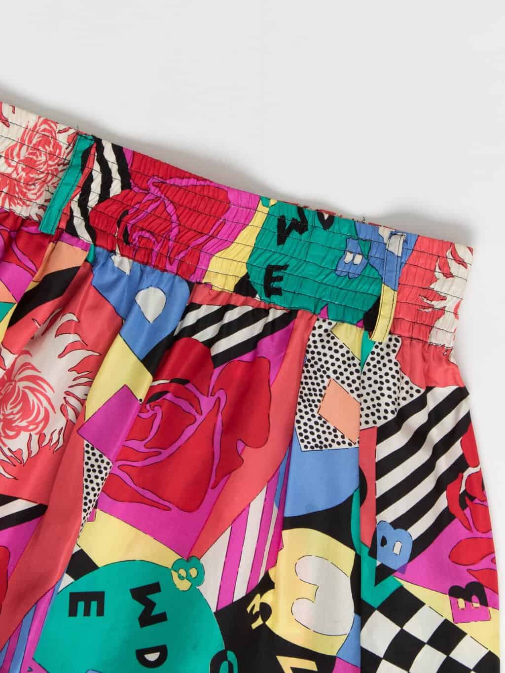 Vintage Betty Barclay silk patterned shorts - Small - Image 2
