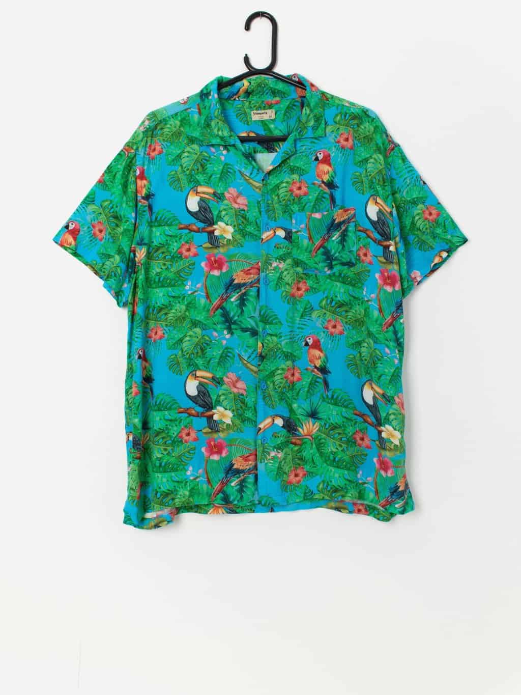 Bright vintage Hawaiian shirt with toucans and parrots - Large