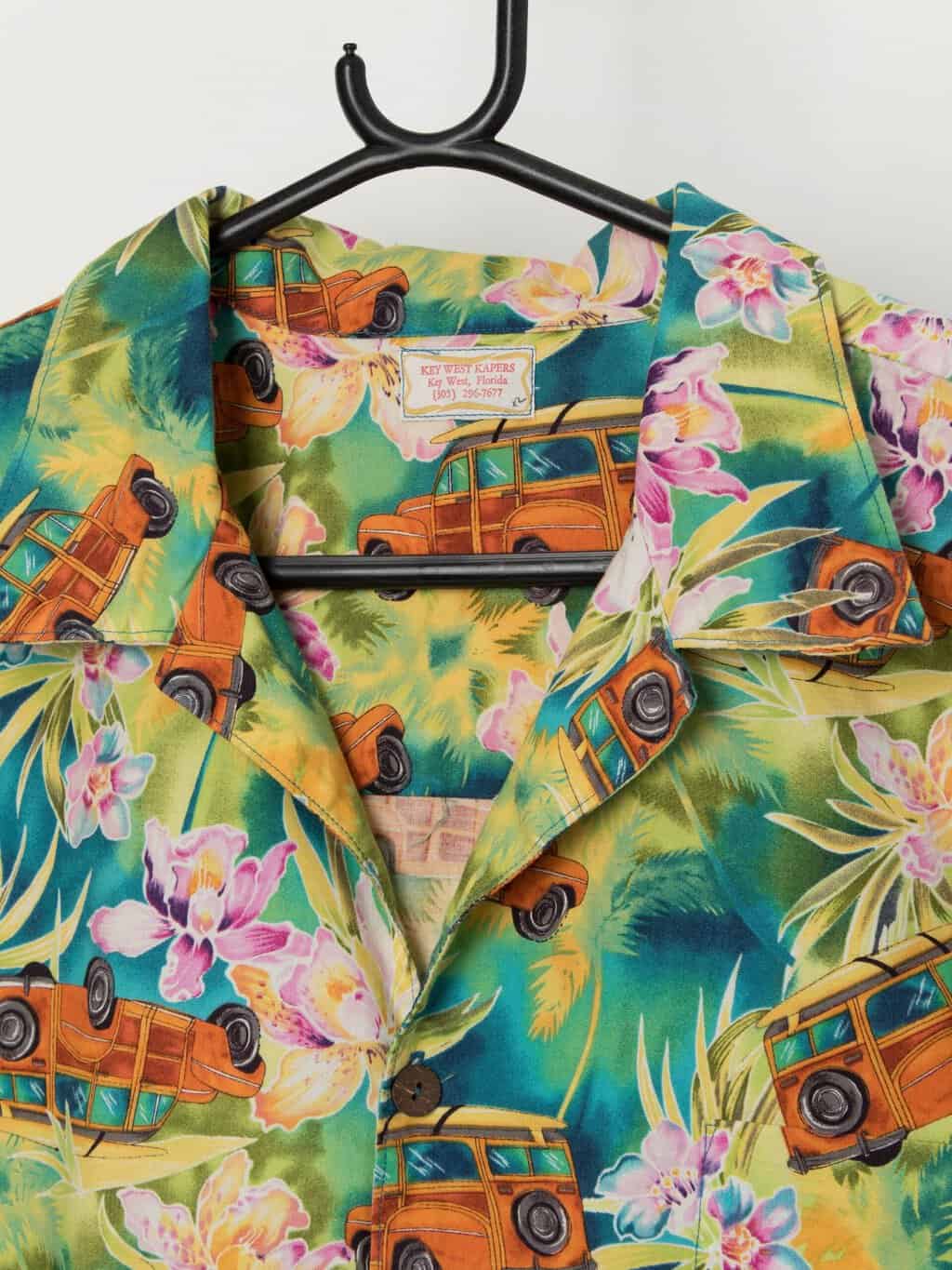 Colourful vintage Hawaiian shirt with woody wagon print - XL - Image 2