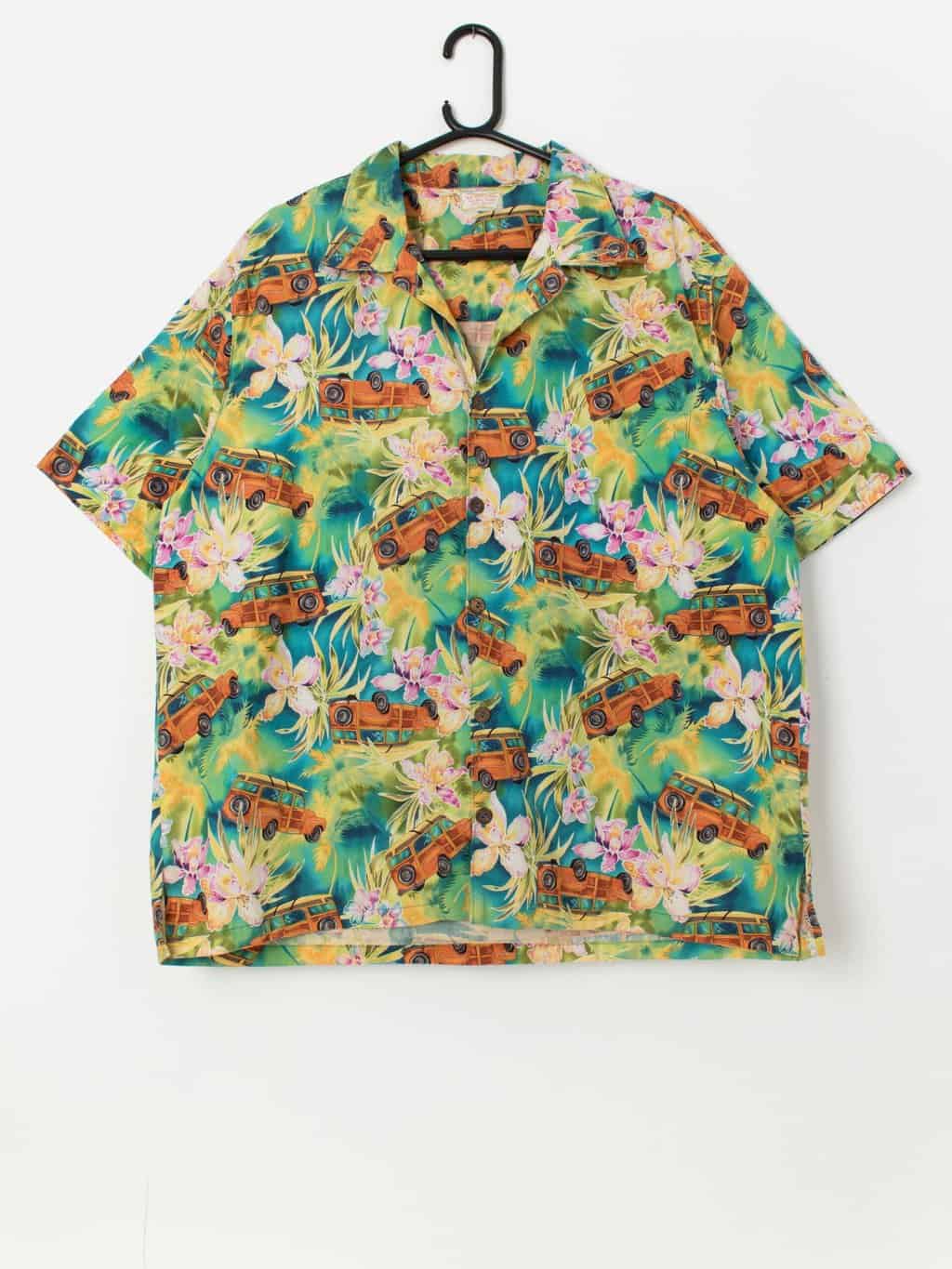 Colourful vintage Hawaiian shirt with woody wagon print - XL