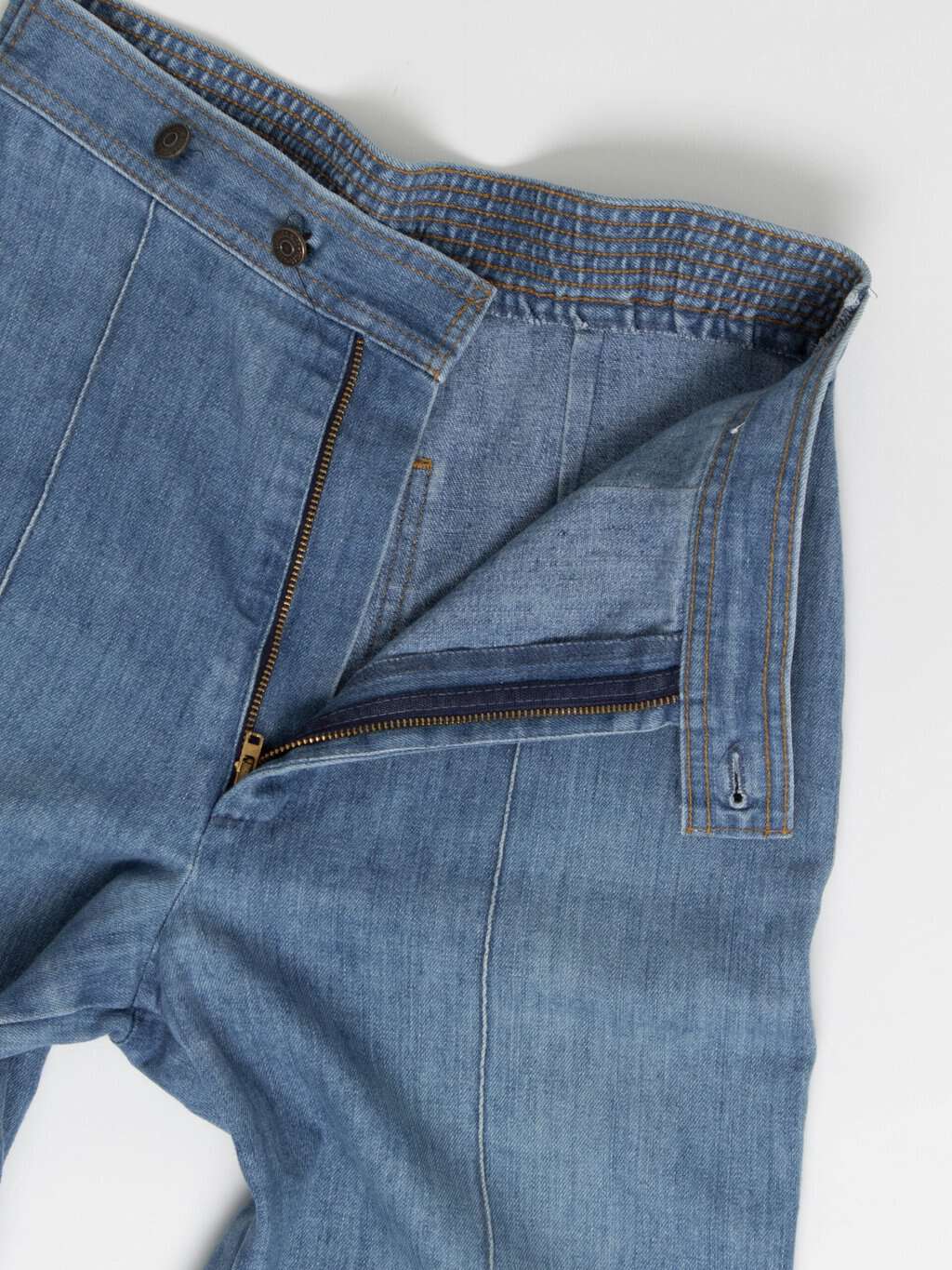 Rare 70s vintage Levis wide leg jeans - 28 X 28 - Image 2
