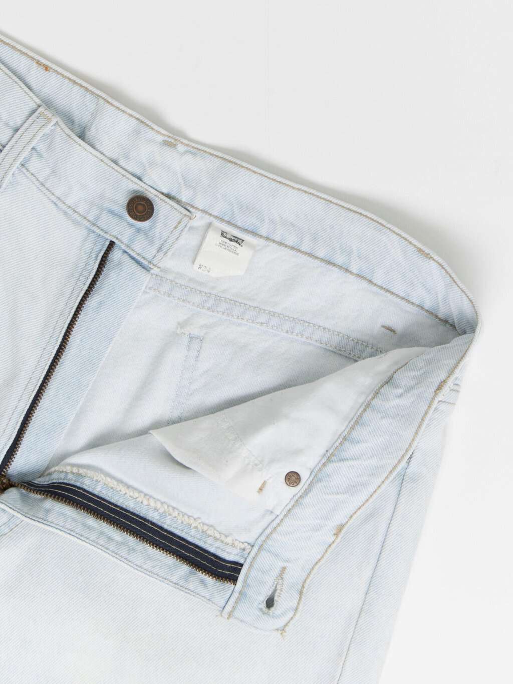 Vintage 90s Levis 505 denim shorts - S / M / L - Image 2