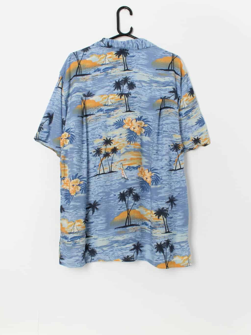 Vintage blue Hawaiian shirt with island pattern - Medium - Image 3