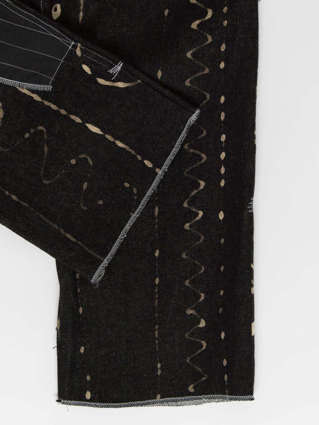 Vintage customised denim jeans with artsy design - 33 X 17 - Image 5