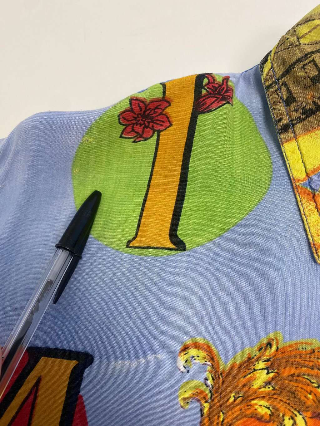 Vintage graphic holiday shirt in sky blue - Large - Image 6