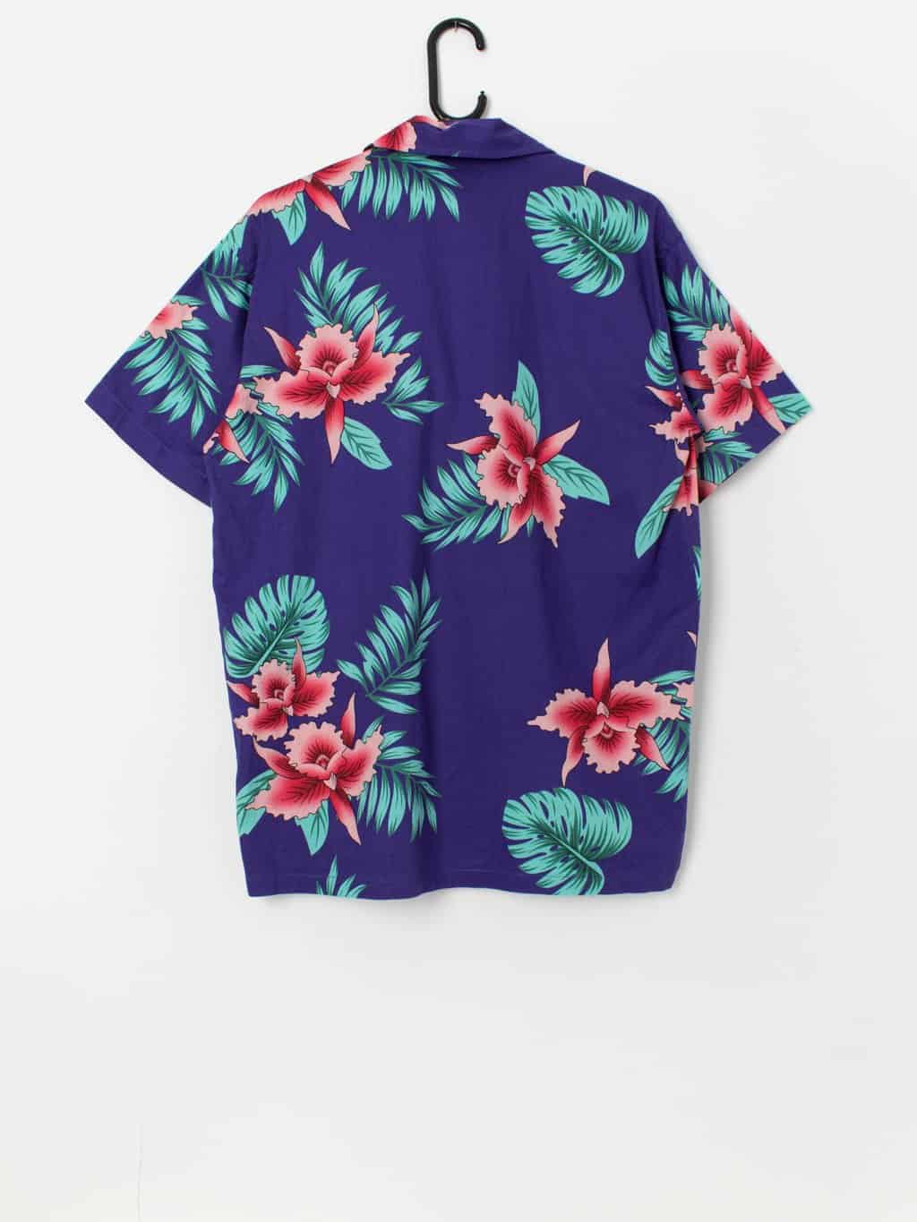 Vintage purple Hawaiian shirt with coconut buttons - Small - Image 3