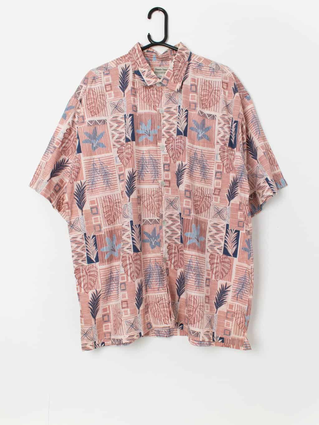 Vintage red Hawaiian shirt with mother of pearl buttons - XL