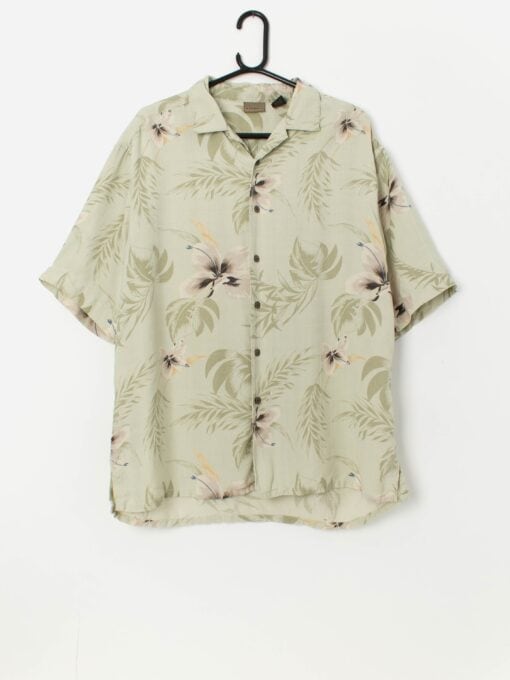 Vintage silk Hawaiian shirt in pastel green - Medium