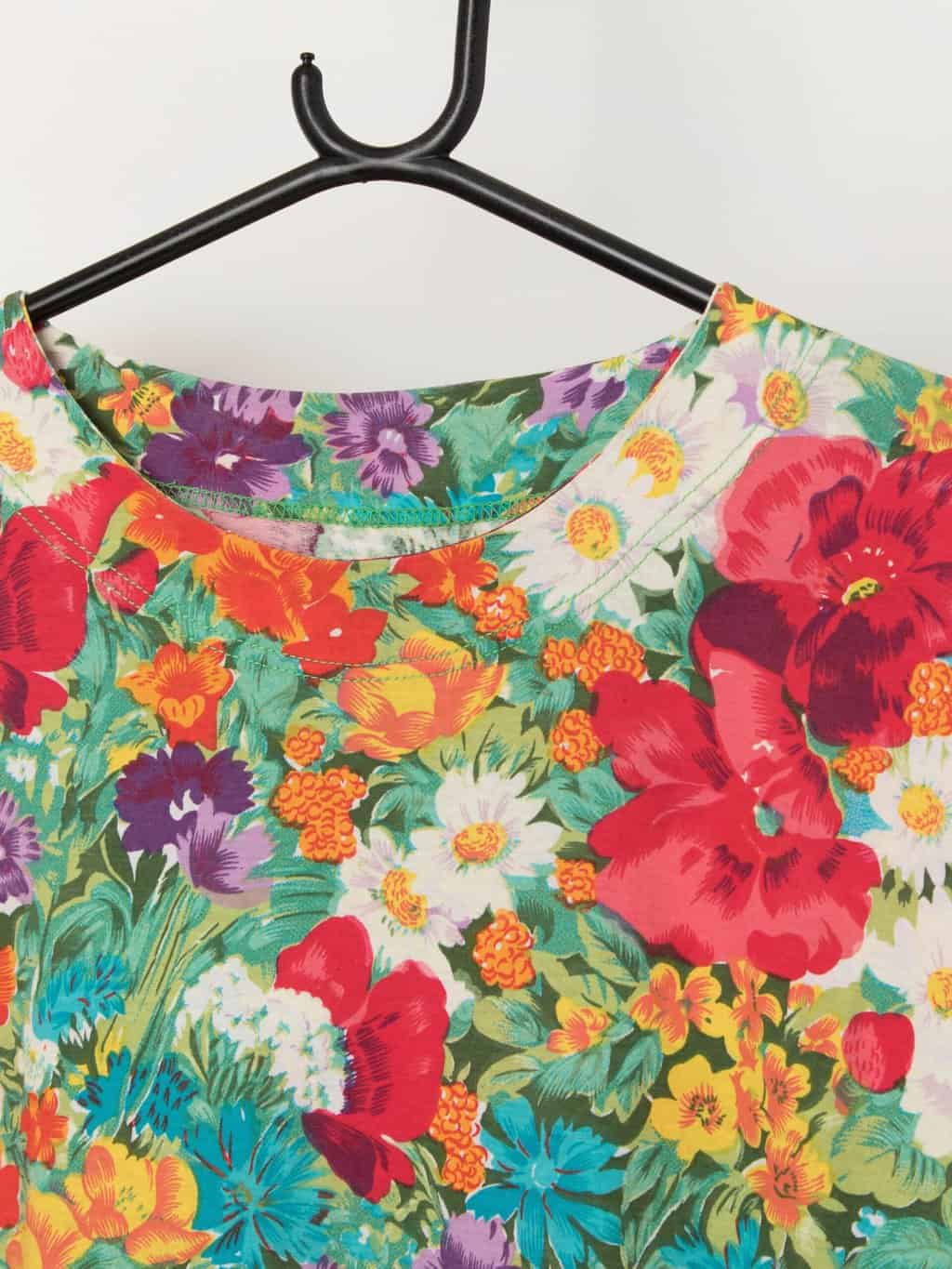 Vibrant vintage floral t-shirt, made in Italy - M / L - Image 2