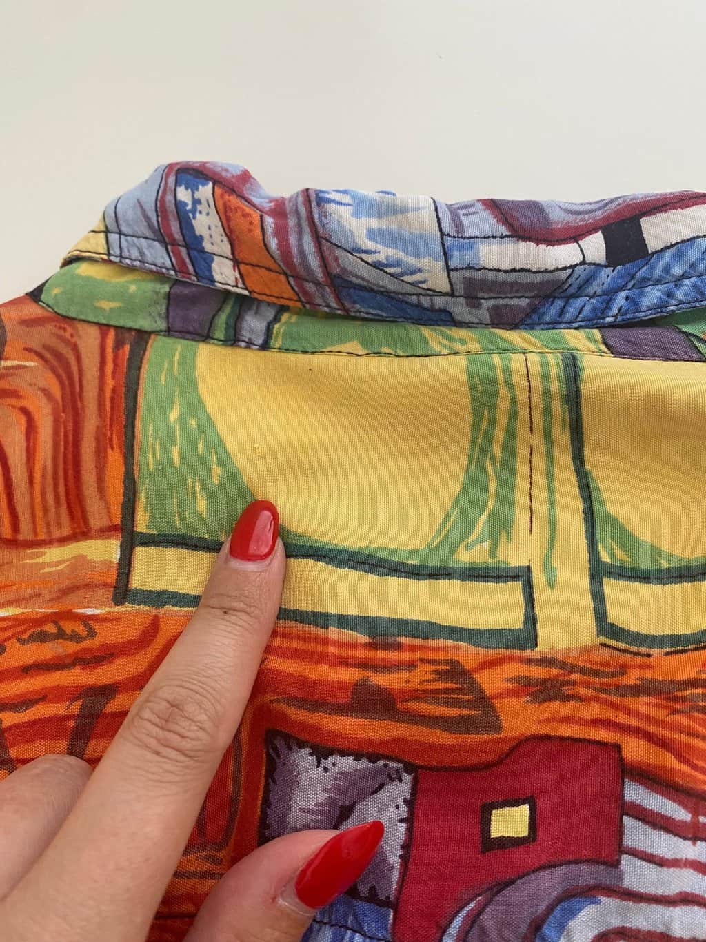 Crazy vintage shirt with bold abstract pattern - 2XL - Image 4