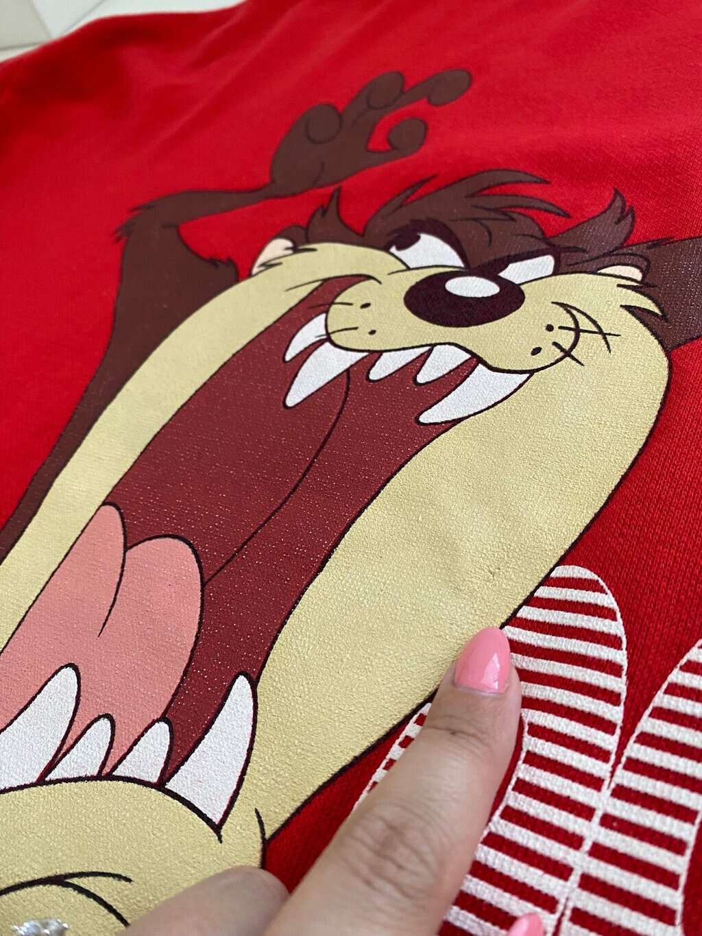 Vintage Tasmanian Devil Looney Tunes red sweatshirt - XL - Image 4