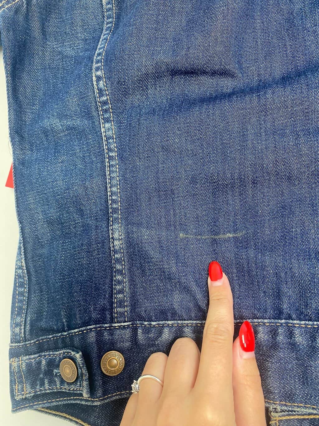 Women's vintage Levis denim jacket for girls, dark blue trucker jacket - Medium - Image 7