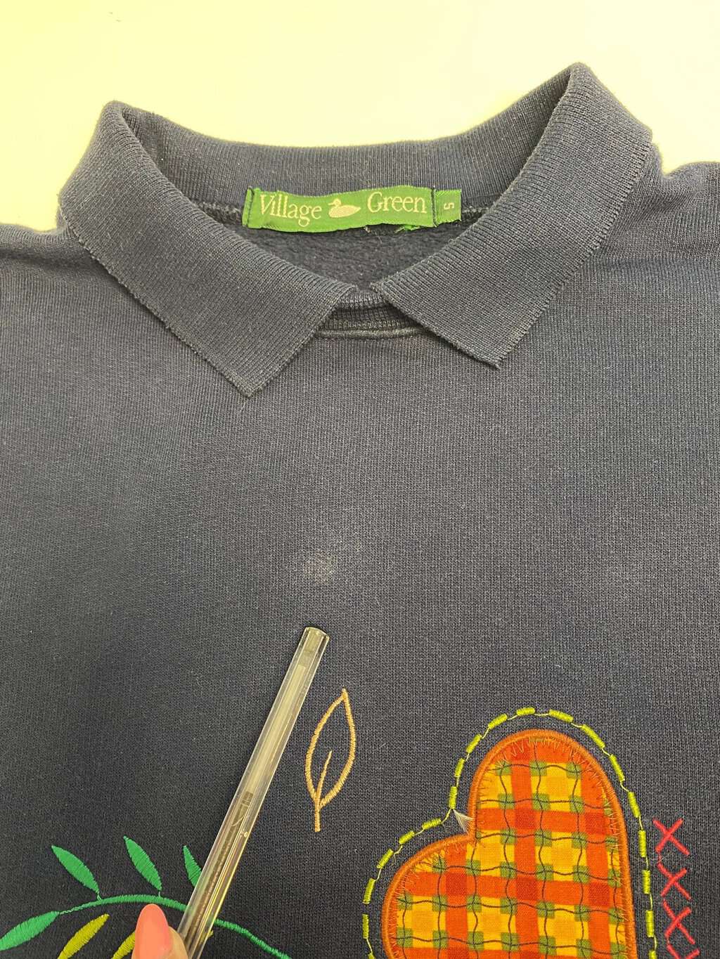 Vintage autumn collared sweatshirt with embroidered love hearts and leaves - Small - Image 4