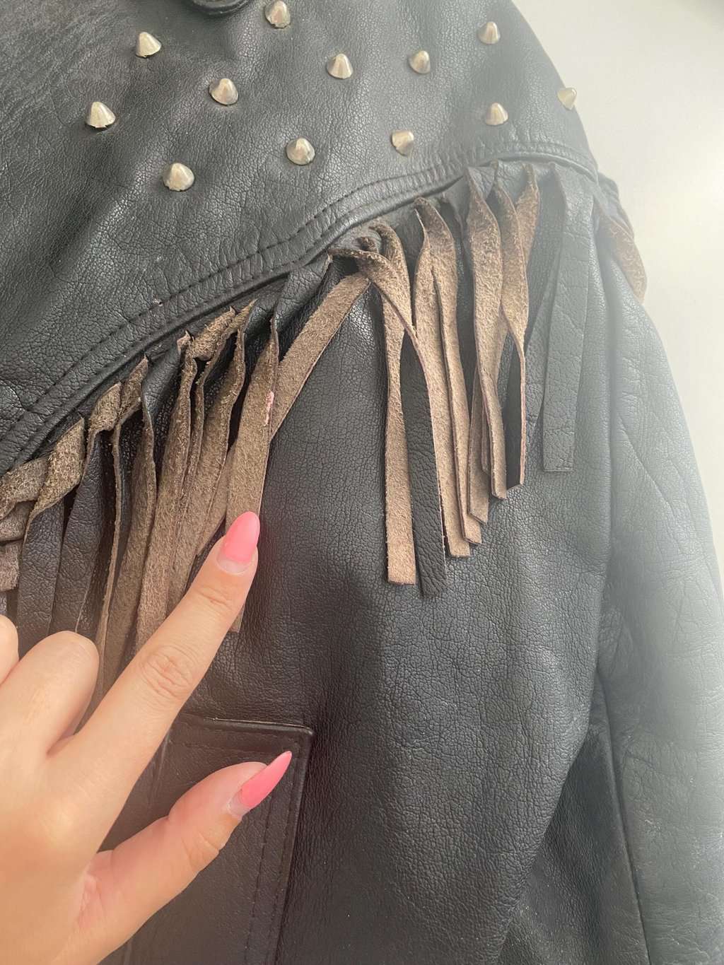 Vintage fringed studded black leather jacket - Medium - Image 5