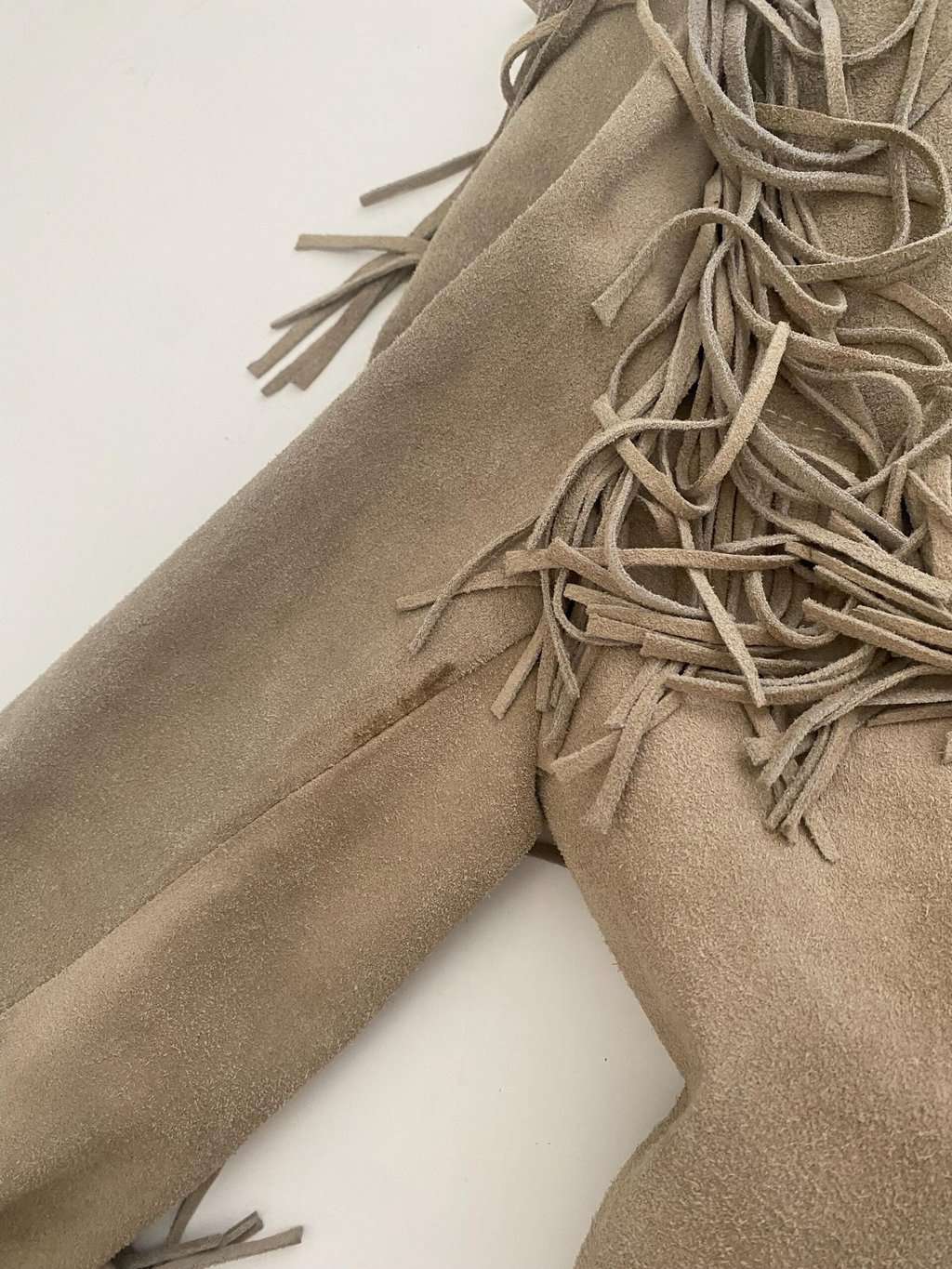 70s vintage suede fringed jacket with snap button closure - Medium - Image 10