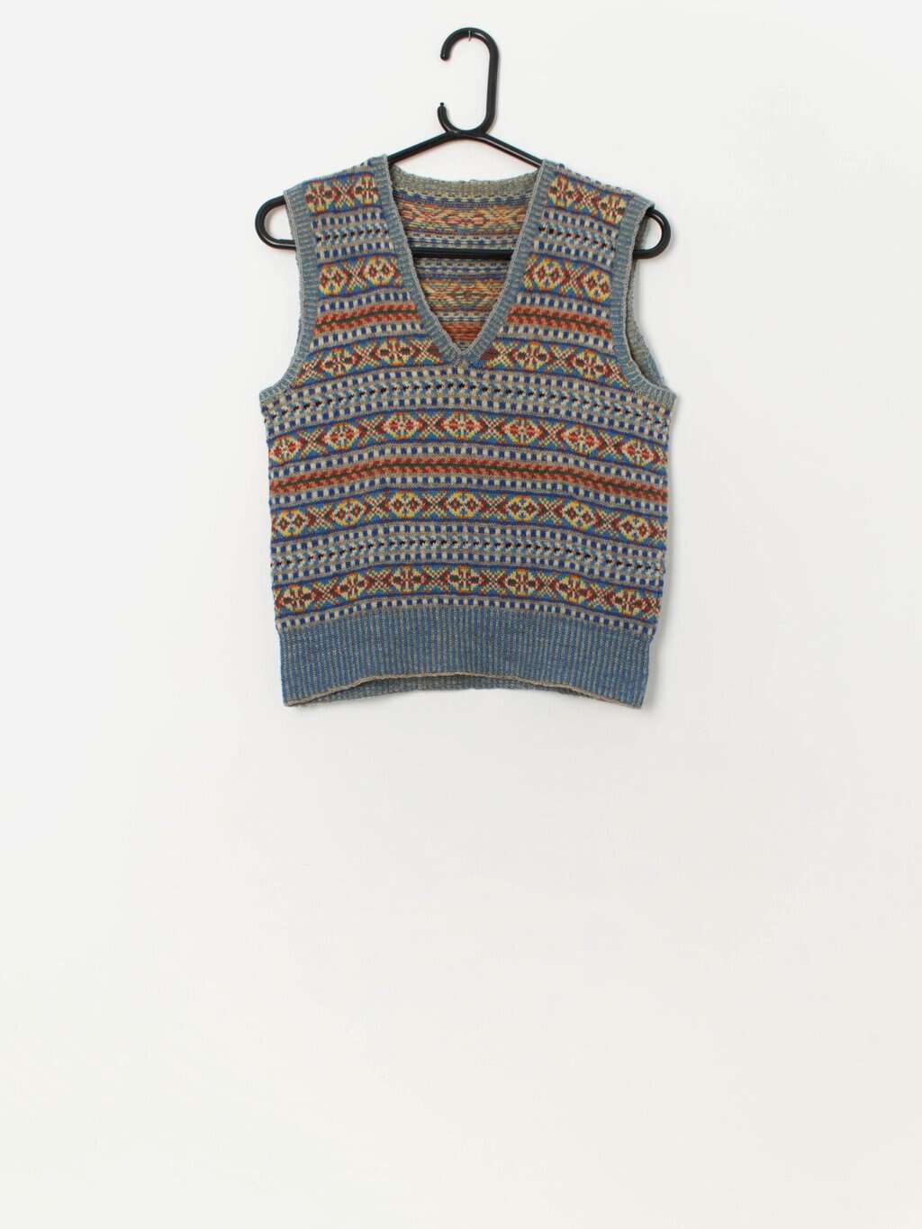 Vintage handknitted wool vest with abstract pattern - Small / Medium