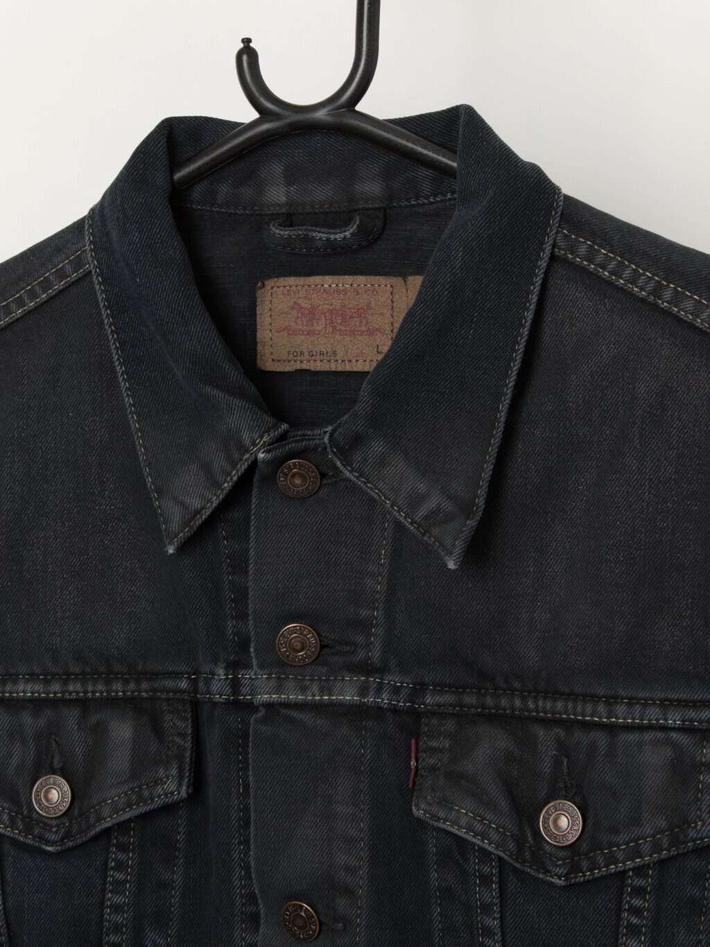 Vintage Levis women's denim jacket in navy, overdyed - M - Image 2