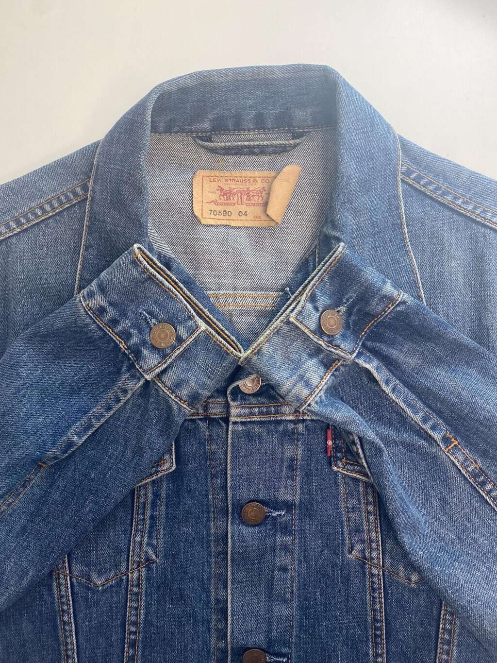 Women's vintage Levis denim jacket, 70590 04 - Small - Image 4