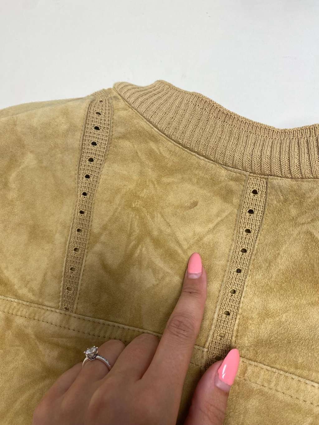 Men's 80s vintage suede jacket with V-neck - Large - Image 5